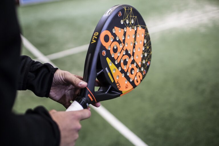 Wat is Padel, hoe werkt het en welke spullen heb je nodig?
